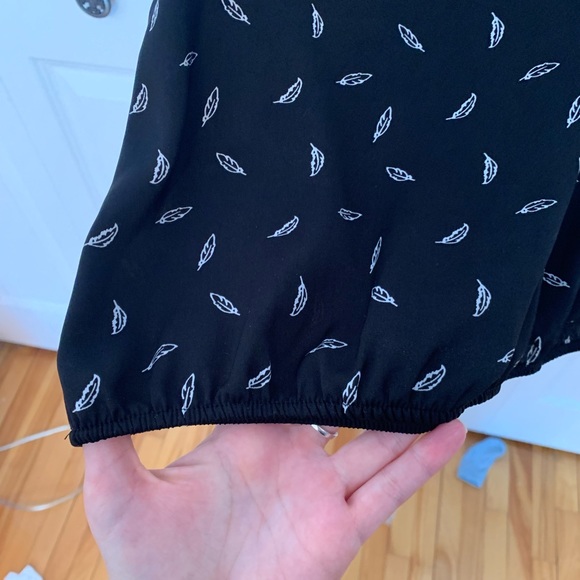 Black blouse - Picture 6 of 7